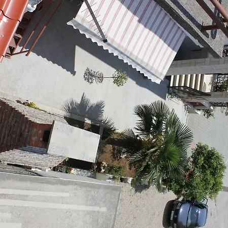 San Antonio-one Bedroom Ground Floor No 3 Apartment *